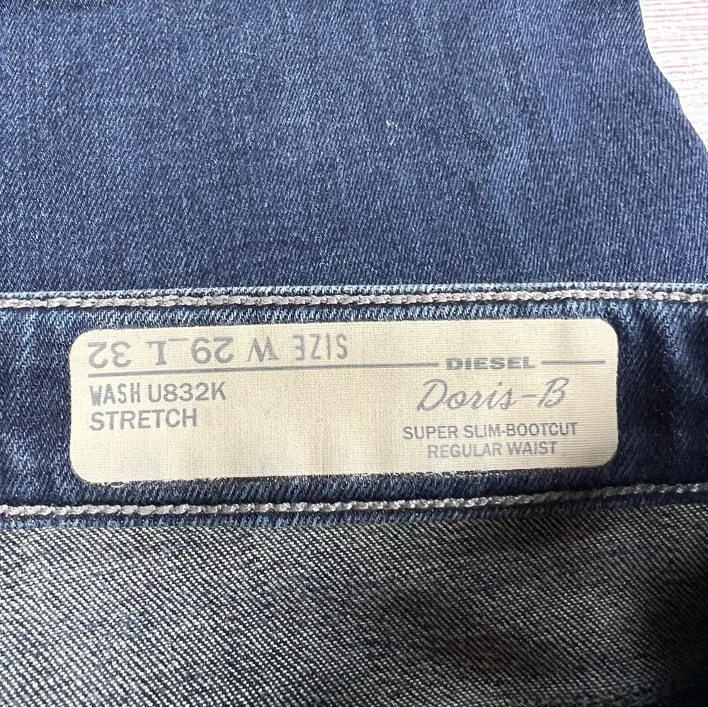 Diesel Women’s Doris-B Super Slim Bootcut Medium Wash Denim Jeans Size 29